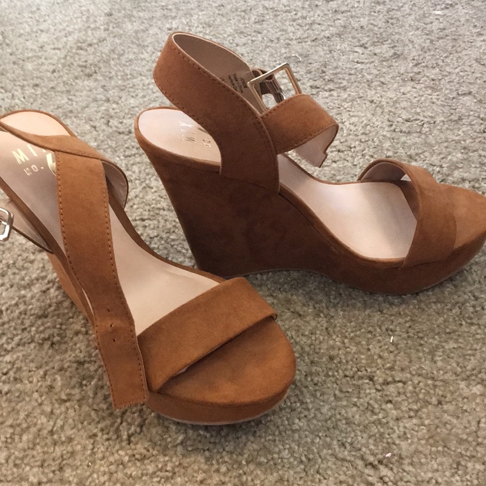Tan wedges size 8